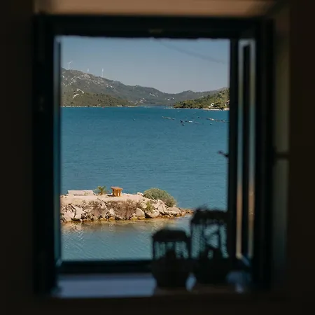 Lukas Apartment