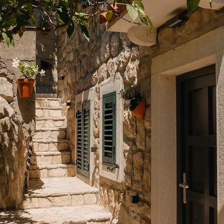 Lukas Apartment
