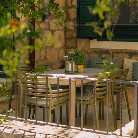 Lukas Apartmán Ston